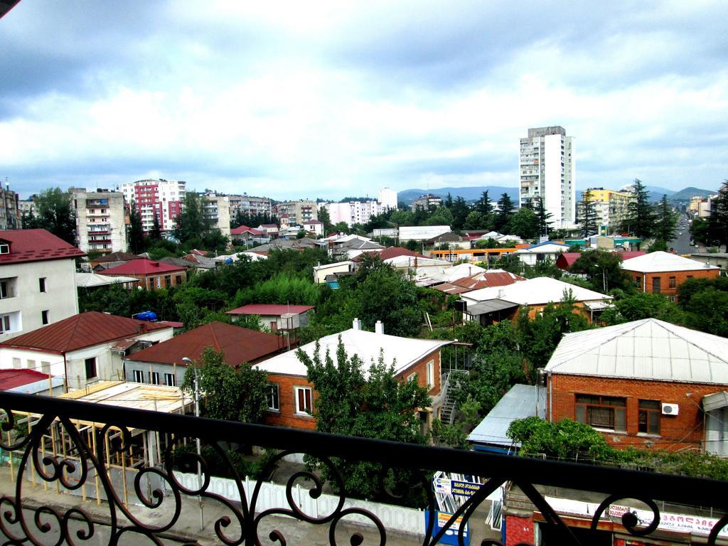 Max Comfort Hotel Kutaisi Exterior foto